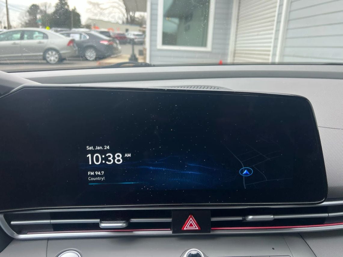 2024 Hyundai Elantra SEL Sedan 4D