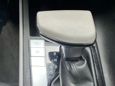 2024 Hyundai Elantra SEL Sedan 4D