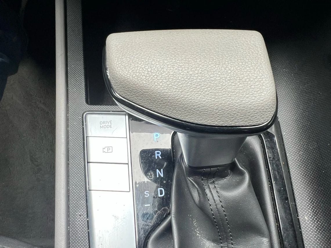 2024 Hyundai Elantra SEL Sedan 4D