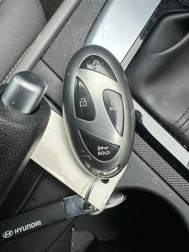 2024 Hyundai Elantra SEL Sedan 4D