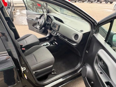 2017 Toyota Yaris SE Hatchback Sedan 4D