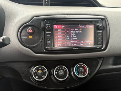 2017 Toyota Yaris SE Hatchback Sedan 4D