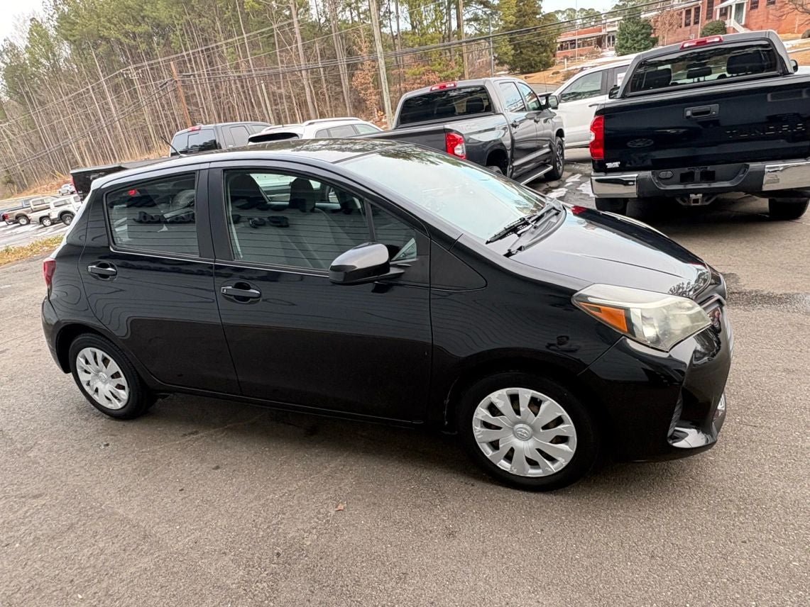 2017 Toyota Yaris SE Hatchback Sedan 4D