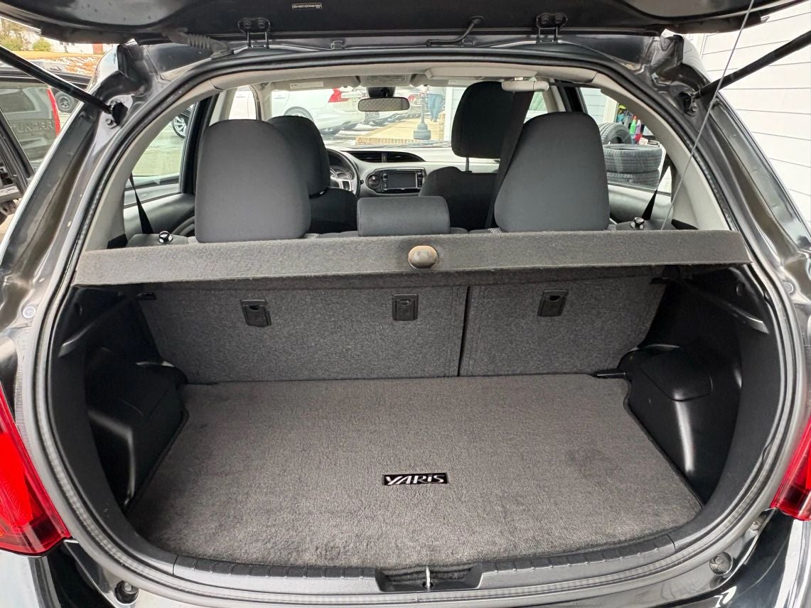 2017 Toyota Yaris SE Hatchback Sedan 4D