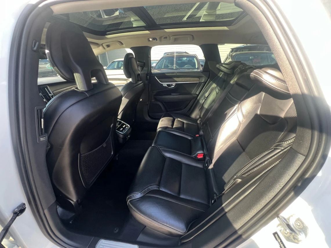 2018 Volvo V90 T6 Cross Country Wagon 4D