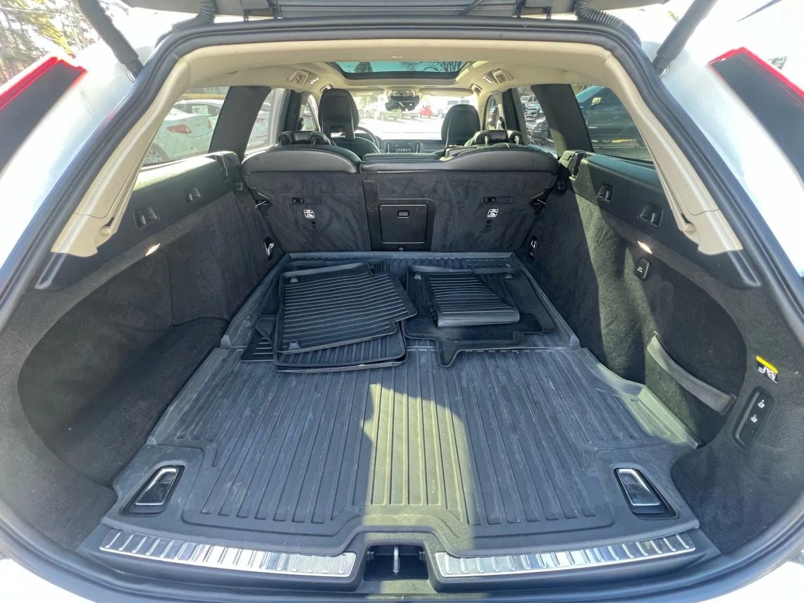 2018 Volvo V90 T6 Cross Country Wagon 4D