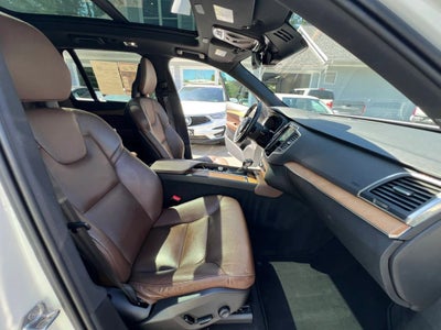 2021 Volvo XC90 T6 Momentum Sport Utility 4D